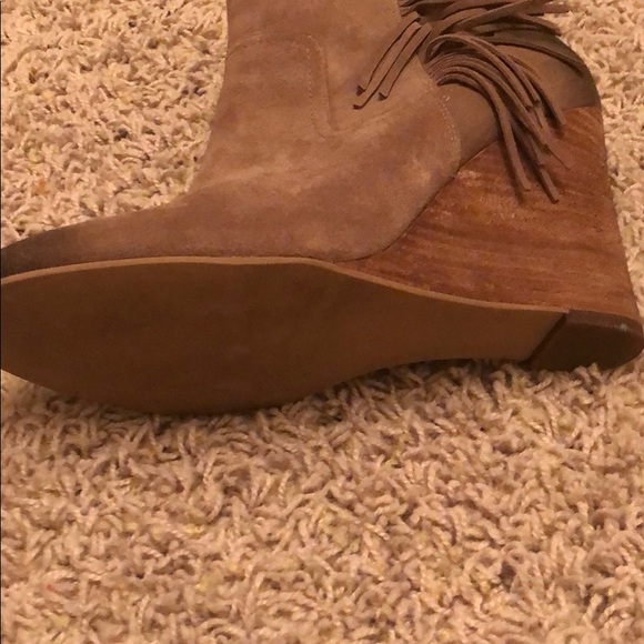 Suede tan Abound wedges fringe size10 - Picture 6 of 6